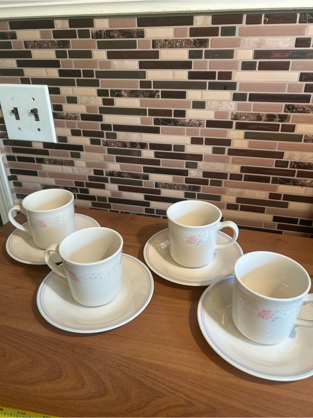 Vintage Set of 4 Corelle English Breakfast Tea Cups & Saucers